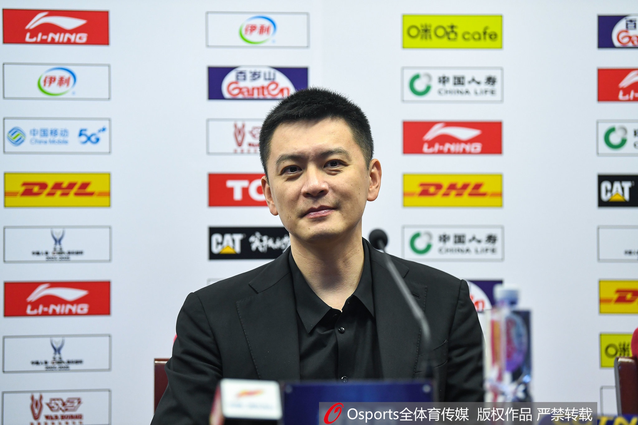 刻不容缓！杨鸣：回到主场比赛前 最主要的是解决决心和信心问题