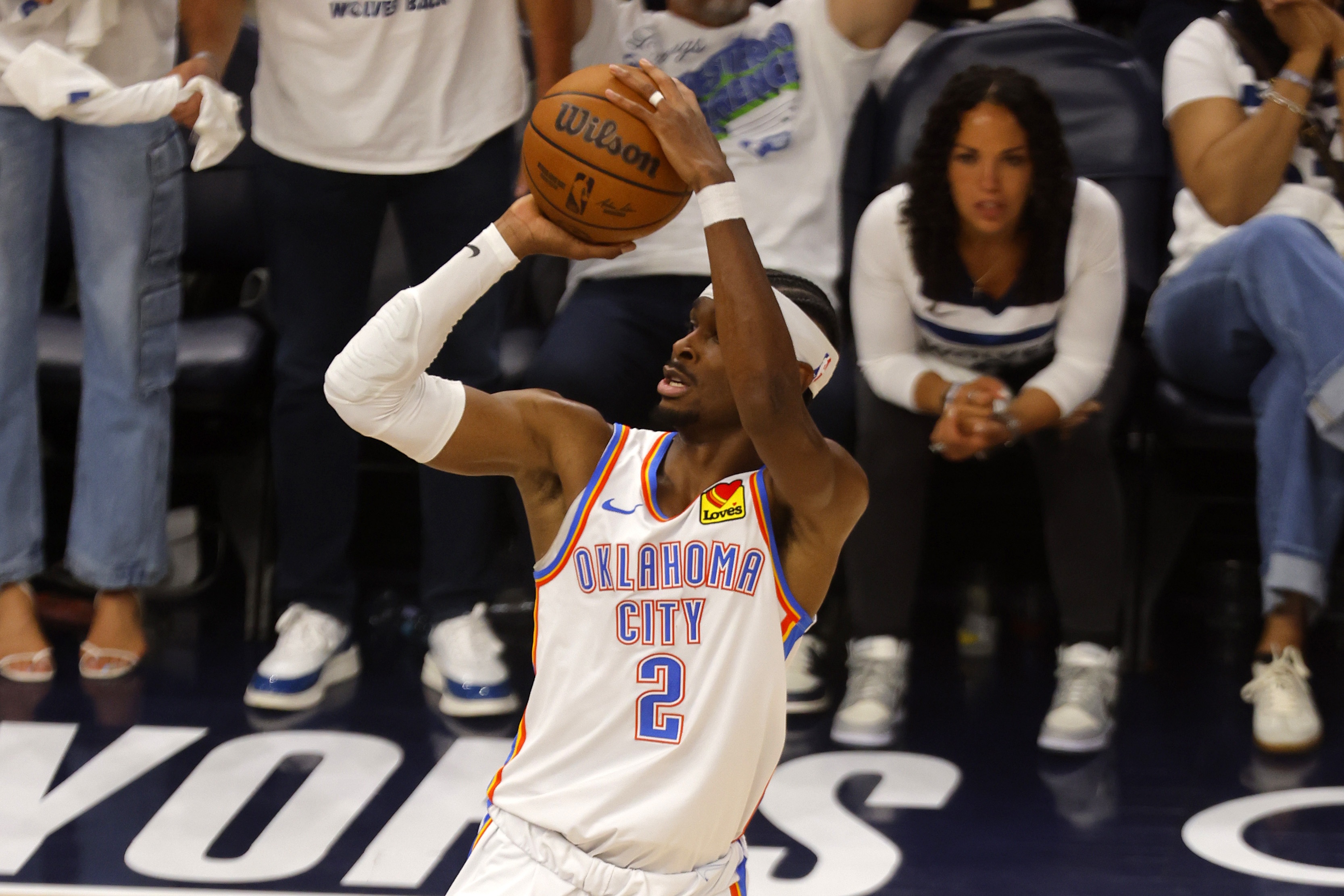 SGA没有霸气外露的气质？苏群：40+10+9还露啥？再露就不雅了