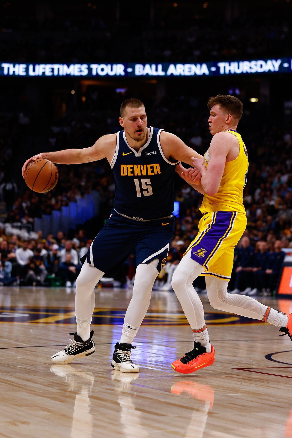 露天看台：掘金或成湖人中锋交易第三方 克内克特完美适配约基奇