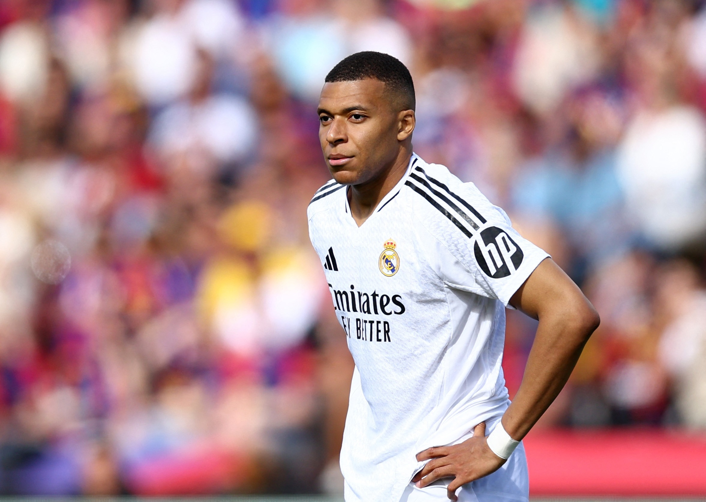 记者：姆巴佩已在酒店做有氧训练 卡瓦哈尔颈部不适进行恢复训练