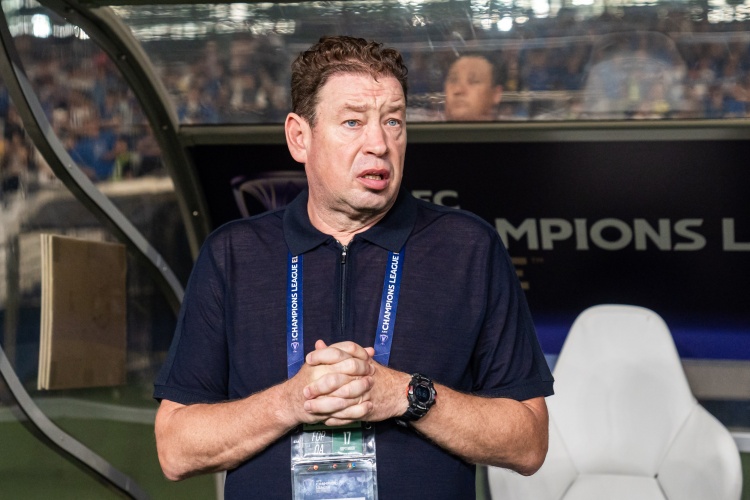 斯卢茨基面对穆斯卡特4胜2平1负，唯一败绩是去年足协杯半决赛