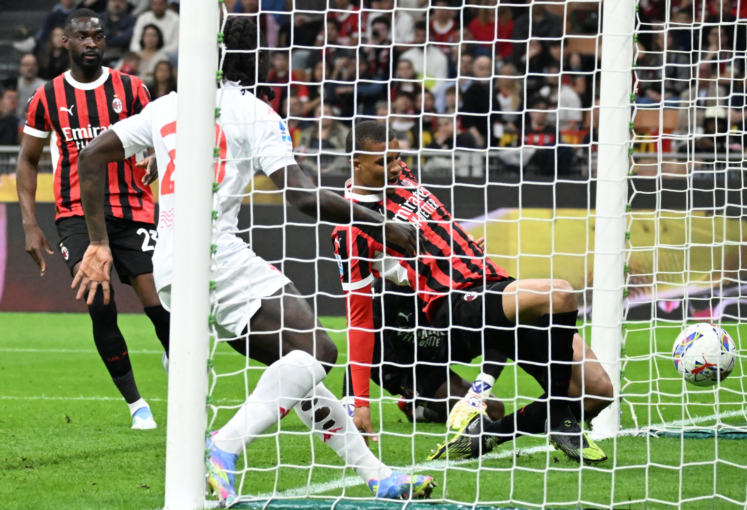 罗马诺：纽卡斯尔准备与AC米兰接洽，尝试引进佳夫